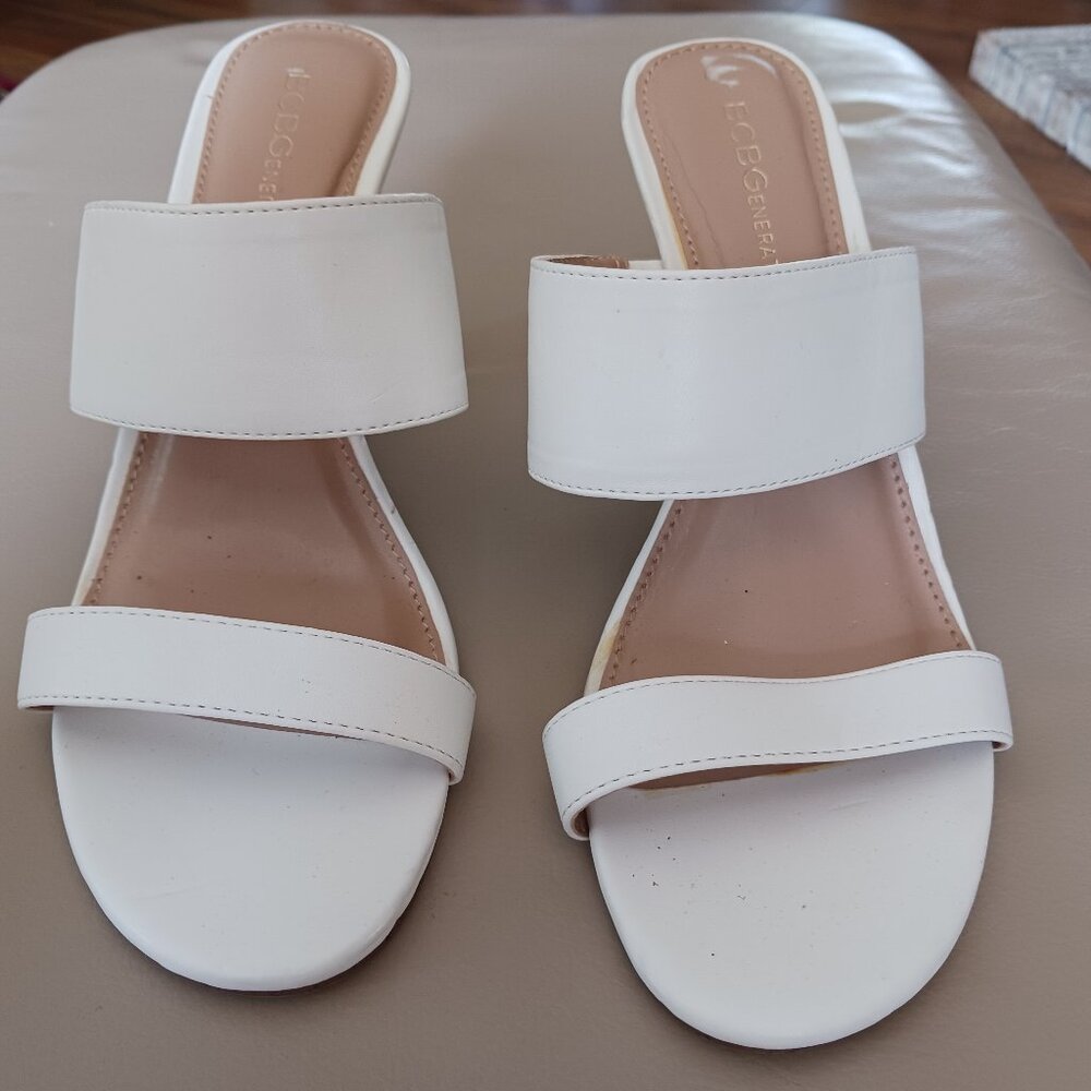 White sandal with clear wedge, Size 8